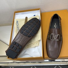 ⚠️【L*V】⚠️高端男士驾车、一脚蹬系列⚠️39一44(5一10)⚠️全料面原版荔纹牛皮!厚实柔软!全 ⚠️【L*V】⚠️高端男士驾车、一脚蹬系列⚠️39一44(5一10)⚠️全料面原版荔纹牛皮!厚实柔软!全