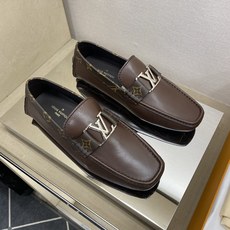 ⚠️【L*V】⚠️高端男士驾车、一脚蹬系列⚠️39一44(5一10)⚠️全料面原版荔纹牛皮!厚实柔软!全 ⚠️【L*V】⚠️高端男士驾车、一脚蹬系列⚠️39一44(5一10)⚠️全料面原版荔纹牛皮!厚实柔软!全