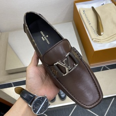 ⚠️【L*V】⚠️高端男士驾车、一脚蹬系列⚠️39一44(5一10)⚠️全料面原版荔纹牛皮!厚实柔软!全 ⚠️【L*V】⚠️高端男士驾车、一脚蹬系列⚠️39一44(5一10)⚠️全料面原版荔纹牛皮!厚实柔软!全