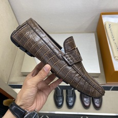 ⚠️【L*V】⚠️高端男士驾车、一脚蹬系列⚠️39一44(5一10)⚠️全料面原版荔纹牛皮!厚实柔软!全 ⚠️【L*V】⚠️高端男士驾车、一脚蹬系列⚠️39一44(5一10)⚠️全料面原版荔纹牛皮!厚实柔软!全