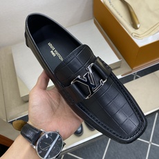 ⚠️【L*V】⚠️高端男士驾车、一脚蹬系列⚠️39一44(5一10)⚠️全料面原版荔纹牛皮!厚实柔软!全 ⚠️【L*V】⚠️高端男士驾车、一脚蹬系列⚠️39一44(5一10)⚠️全料面原版荔纹牛皮!厚实柔软!全
