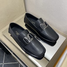 ⚠️【L*V】⚠️高端男士驾车、一脚蹬系列⚠️39一44(5一10)⚠️全料面原版荔纹牛皮!厚实柔软!全 ⚠️【L*V】⚠️高端男士驾车、一脚蹬系列⚠️39一44(5一10)⚠️全料面原版荔纹牛皮!厚实柔软!全