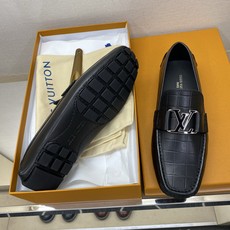 ⚠️【L*V】⚠️高端男士驾车、一脚蹬系列⚠️39一44(5一10)⚠️全料面原版荔纹牛皮!厚实柔软!全 ⚠️【L*V】⚠️高端男士驾车、一脚蹬系列⚠️39一44(5一10)⚠️全料面原版荔纹牛皮!厚实柔软!全