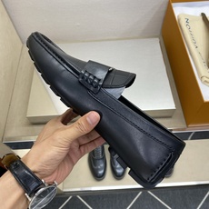 ⚠️【L*V】⚠️高端男士驾车、一脚蹬系列⚠️39一44(5一10)⚠️全料面原版荔纹牛皮!厚实柔软!全 ⚠️【L*V】⚠️高端男士驾车、一脚蹬系列⚠️39一44(5一10)⚠️全料面原版荔纹牛皮!厚实柔软!全