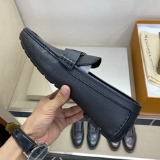 ⚠️【L*V】⚠️高端男士驾车、一脚蹬系列⚠️39一44(5一10)⚠️全料面原版荔纹牛皮!厚实柔软!全 ⚠️【L*V】⚠️高端男士驾车、一脚蹬系列⚠️39一44(5一10)⚠️全料面原版荔纹牛皮!厚实柔软!全