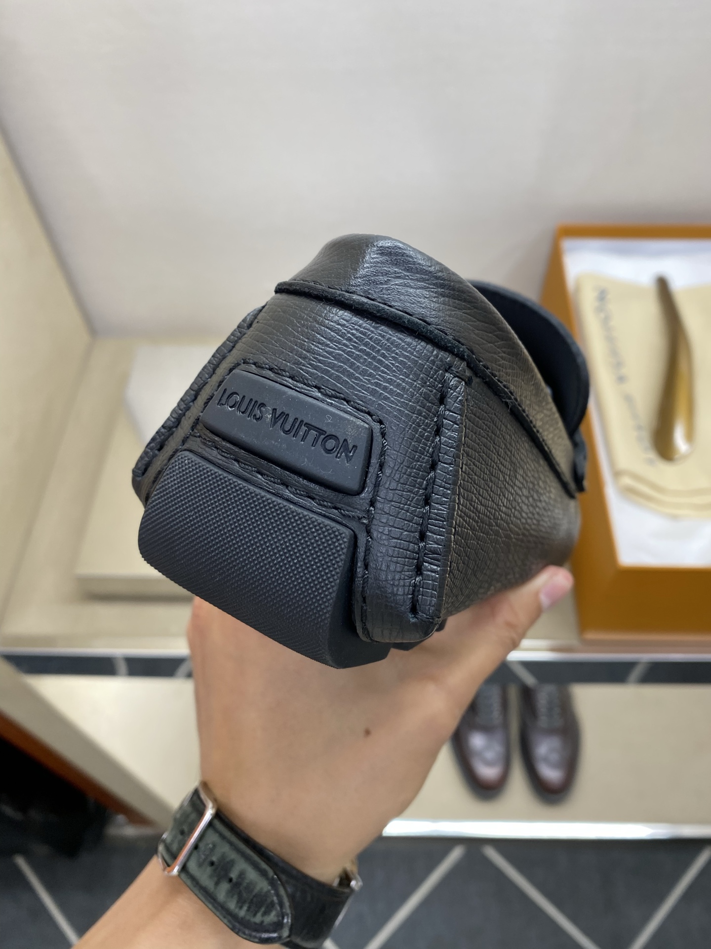 ⚠️【L*V】⚠️高端男士驾车、一脚蹬系列⚠️39一44(5一10)⚠️全料面原版荔纹牛皮!厚实柔软!全 ⚠️【L*V】⚠️高端男士驾车、一脚蹬系列⚠️39一44(5一10)⚠️全料面原版荔纹牛皮!厚实柔软!全