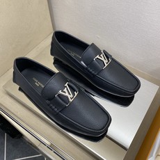 ⚠️【L*V】⚠️高端男士驾车、一脚蹬系列⚠️39一44(5一10)⚠️全料面原版荔纹牛皮!厚实柔软!全 ⚠️【L*V】⚠️高端男士驾车、一脚蹬系列⚠️39一44(5一10)⚠️全料面原版荔纹牛皮!厚实柔软!全