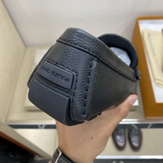 ⚠️【L*V】⚠️高端男士驾车、一脚蹬系列⚠️39一44(5一10)⚠️全料面原版荔纹牛皮!厚实柔软!全 ⚠️【L*V】⚠️高端男士驾车、一脚蹬系列⚠️39一44(5一10)⚠️全料面原版荔纹牛皮!厚实柔软!全