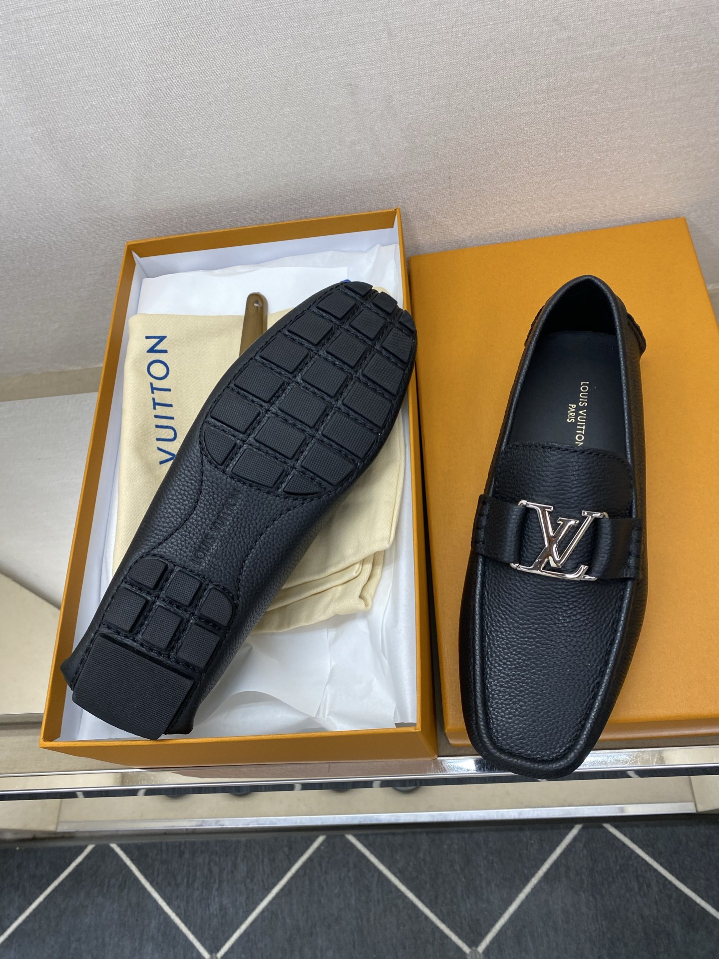 ⚠️【L*V】⚠️高端男士驾车、一脚蹬系列⚠️39一44(5一10)⚠️全料面原版荔纹牛皮!厚实柔软!全 ⚠️【L*V】⚠️高端男士驾车、一脚蹬系列⚠️39一44(5一10)⚠️全料面原版荔纹牛皮!厚实柔软!全