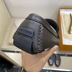 ⚠️【L*V】⚠️高端男士驾车、一脚蹬系列⚠️39一44(5一10)⚠️全料面原版荔纹牛皮!厚实柔软!全 ⚠️【L*V】⚠️高端男士驾车、一脚蹬系列⚠️39一44(5一10)⚠️全料面原版荔纹牛皮!厚实柔软!全