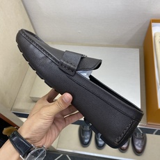 ⚠️【L*V】⚠️高端男士驾车、一脚蹬系列⚠️39一44(5一10)⚠️全料面原版荔纹牛皮!厚实柔软!全 ⚠️【L*V】⚠️高端男士驾车、一脚蹬系列⚠️39一44(5一10)⚠️全料面原版荔纹牛皮!厚实柔软!全