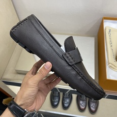 ⚠️【L*V】⚠️高端男士驾车、一脚蹬系列⚠️39一44(5一10)⚠️全料面原版荔纹牛皮!厚实柔软!全 ⚠️【L*V】⚠️高端男士驾车、一脚蹬系列⚠️39一44(5一10)⚠️全料面原版荔纹牛皮!厚实柔软!全