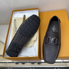 ⚠️【L*V】⚠️高端男士驾车、一脚蹬系列⚠️39一44(5一10)⚠️全料面原版荔纹牛皮!厚实柔软!全 ⚠️【L*V】⚠️高端男士驾车、一脚蹬系列⚠️39一44(5一10)⚠️全料面原版荔纹牛皮!厚实柔软!全