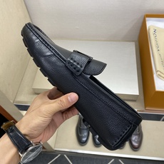⚠️【L*V】⚠️高端男士驾车、一脚蹬系列⚠️39一44(5一10)⚠️全料面原版荔纹牛皮!厚实柔软!全 ⚠️【L*V】⚠️高端男士驾车、一脚蹬系列⚠️39一44(5一10)⚠️全料面原版荔纹牛皮!厚实柔软!全