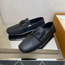 ⚠️【L*V】⚠️高端男士驾车、一脚蹬系列⚠️39一44(5一10)⚠️全料面原版荔纹牛皮!厚实柔软!全 ⚠️【L*V】⚠️高端男士驾车、一脚蹬系列⚠️39一44(5一10)⚠️全料面原版荔纹牛皮!厚实柔软!全