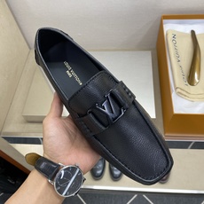 ⚠️【L*V】⚠️高端男士驾车、一脚蹬系列⚠️39一44(5一10)⚠️全料面原版荔纹牛皮!厚实柔软!全 ⚠️【L*V】⚠️高端男士驾车、一脚蹬系列⚠️39一44(5一10)⚠️全料面原版荔纹牛皮!厚实柔软!全