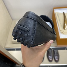 ⚠️【L*V】⚠️高端男士驾车、一脚蹬系列⚠️39一44(5一10)⚠️全料面原版荔纹牛皮!厚实柔软!全 ⚠️【L*V】⚠️高端男士驾车、一脚蹬系列⚠️39一44(5一10)⚠️全料面原版荔纹牛皮!厚实柔软!全