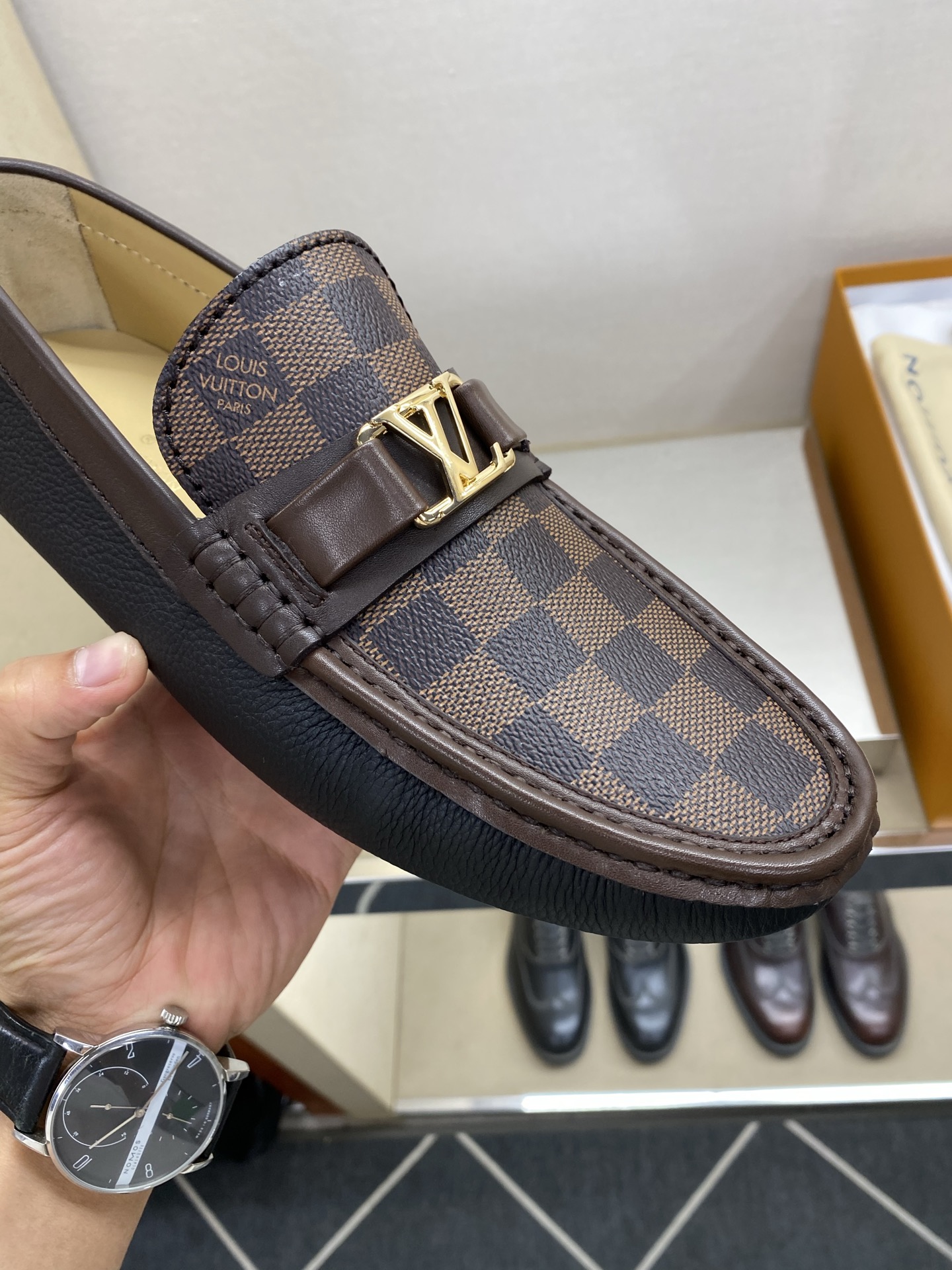 ⚠️【L＊V】⚠️高端男士驾车、一脚蹬系列⚠️39一44(5一10)⚠️全料面原版荔纹牛皮！厚实柔软！全