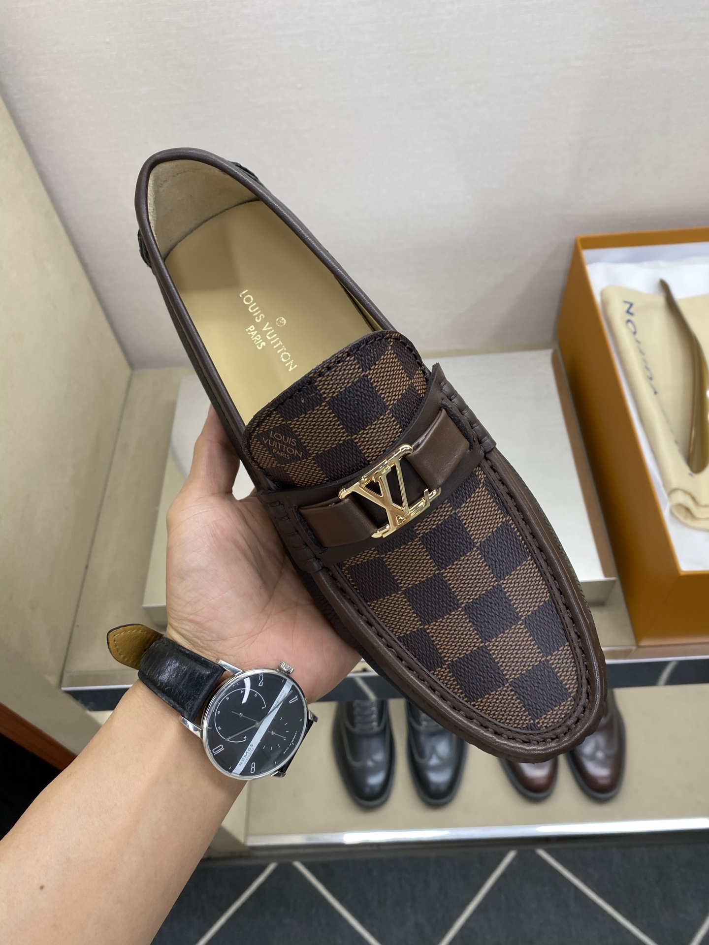 ⚠️【L＊V】⚠️高端男士驾车、一脚蹬系列⚠️39一44(5一10)⚠️全料面原版荔纹牛皮！厚实柔软！全