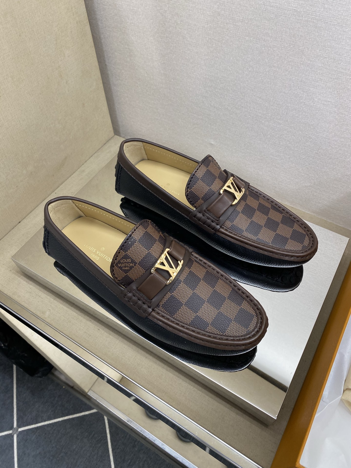 ⚠️【L＊V】⚠️高端男士驾车、一脚蹬系列⚠️39一44(5一10)⚠️全料面原版荔纹牛皮！厚实柔软！全