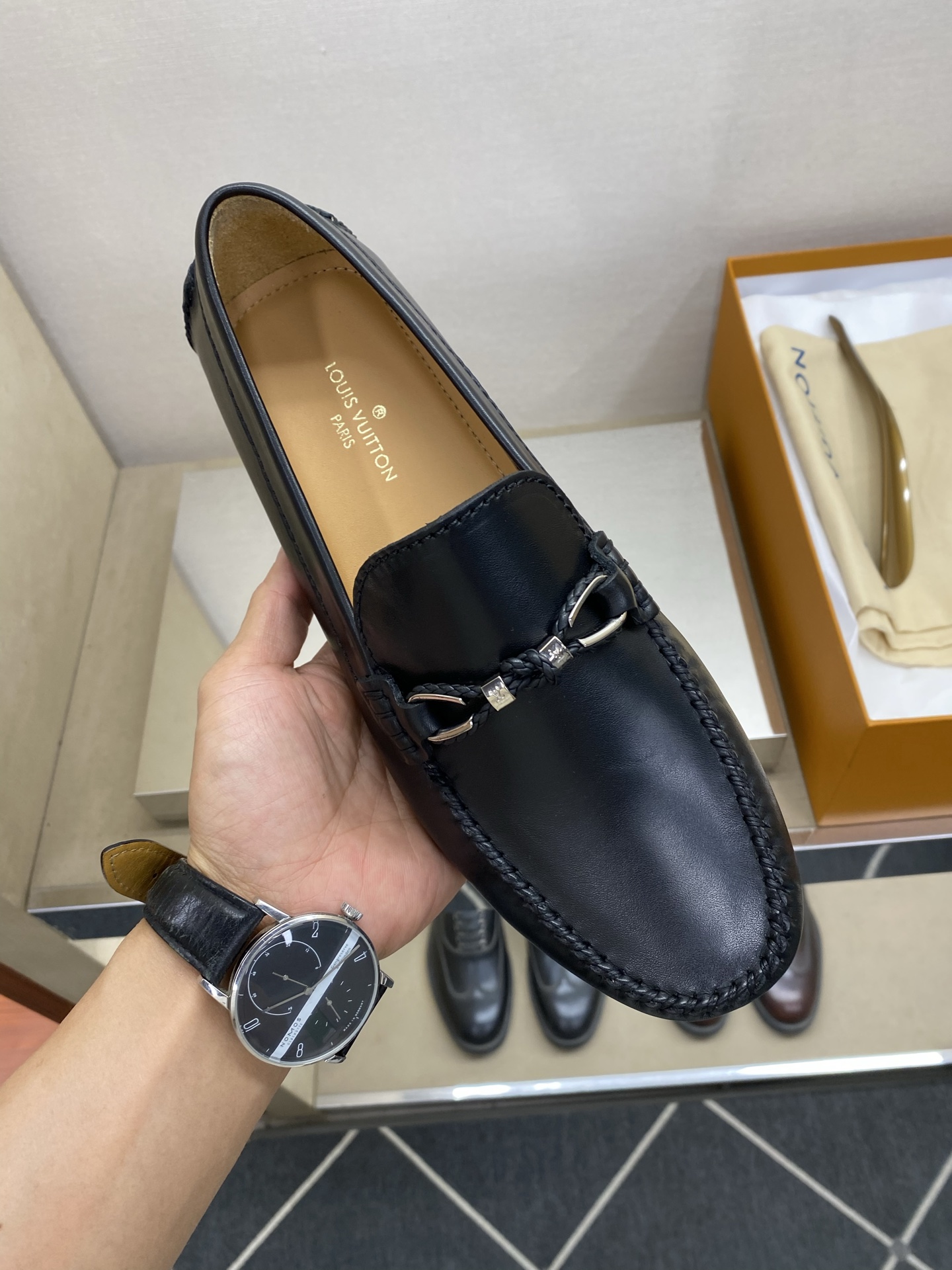 ⚠️【L＊V】⚠️高端男士驾车、一脚蹬系列⚠️39一44(5一10)⚠️全料面原版荔纹牛皮！厚实柔软！全
