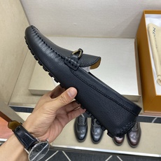 ⚠️【L*V】⚠️高端男士驾车、一脚蹬系列⚠️39一44(5一10)⚠️全料面原版荔纹牛皮!厚实柔软!全 ⚠️【L*V】⚠️高端男士驾车、一脚蹬系列⚠️39一44(5一10)⚠️全料面原版荔纹牛皮!厚实柔软!全