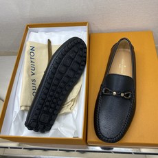 ⚠️【L*V】⚠️高端男士驾车、一脚蹬系列⚠️39一44(5一10)⚠️全料面原版荔纹牛皮!厚实柔软!全 ⚠️【L*V】⚠️高端男士驾车、一脚蹬系列⚠️39一44(5一10)⚠️全料面原版荔纹牛皮!厚实柔软!全