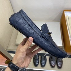 ⚠️【L*V】⚠️高端男士驾车、一脚蹬系列⚠️39一44(5一10)⚠️全料面原版荔纹牛皮!厚实柔软!全 ⚠️【L*V】⚠️高端男士驾车、一脚蹬系列⚠️39一44(5一10)⚠️全料面原版荔纹牛皮!厚实柔软!全