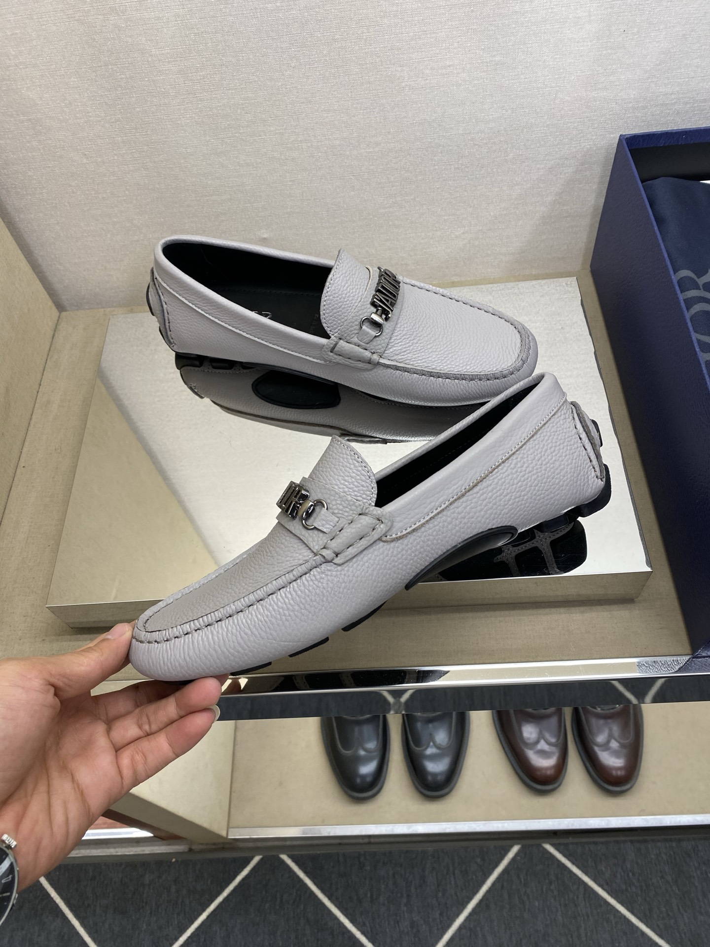 ⚠️【Dio*】⚠️驾车鞋！(豆豆款）⚠️高品质男士套脚款⚠️正码：39一44(5一10）⚠️原版粒面感