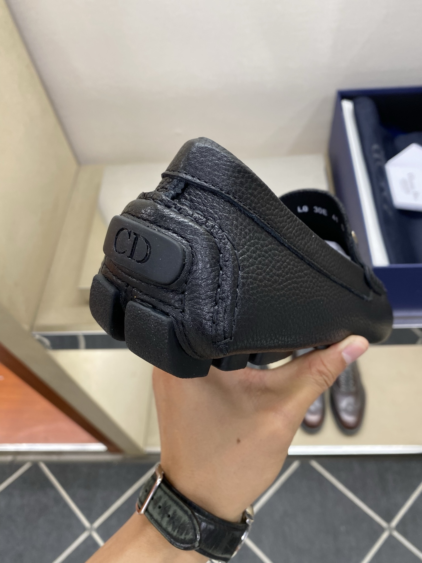 ⚠️【Dio*】⚠️驾车鞋！(豆豆款）⚠️高品质男士套脚款⚠️正码：39一44(5一10）⚠️原版粒面感