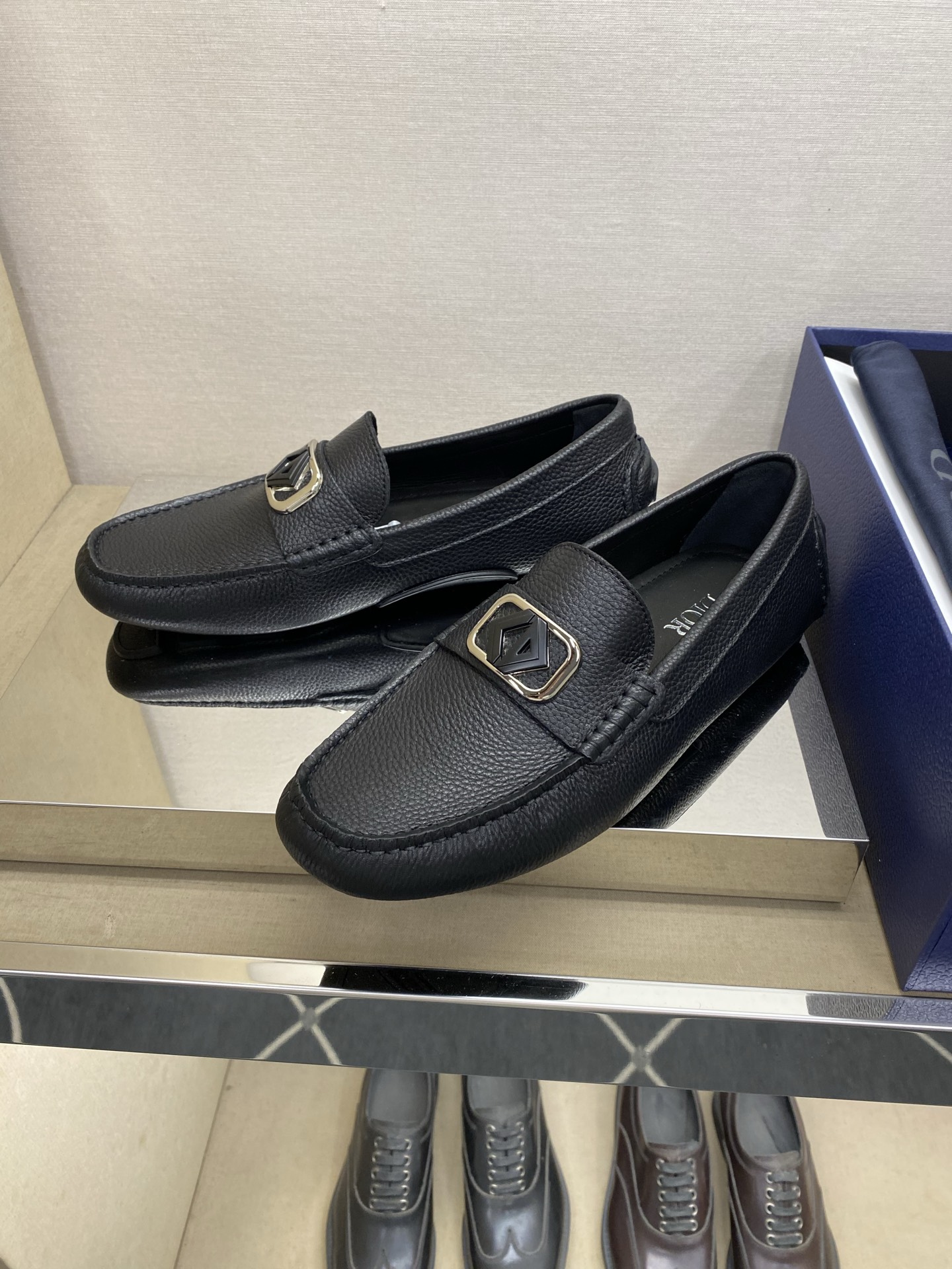 ⚠️【Dio*】⚠️驾车鞋！(豆豆款）⚠️高品质男士套脚款⚠️正码：39一44(5一10）⚠️原版粒面感