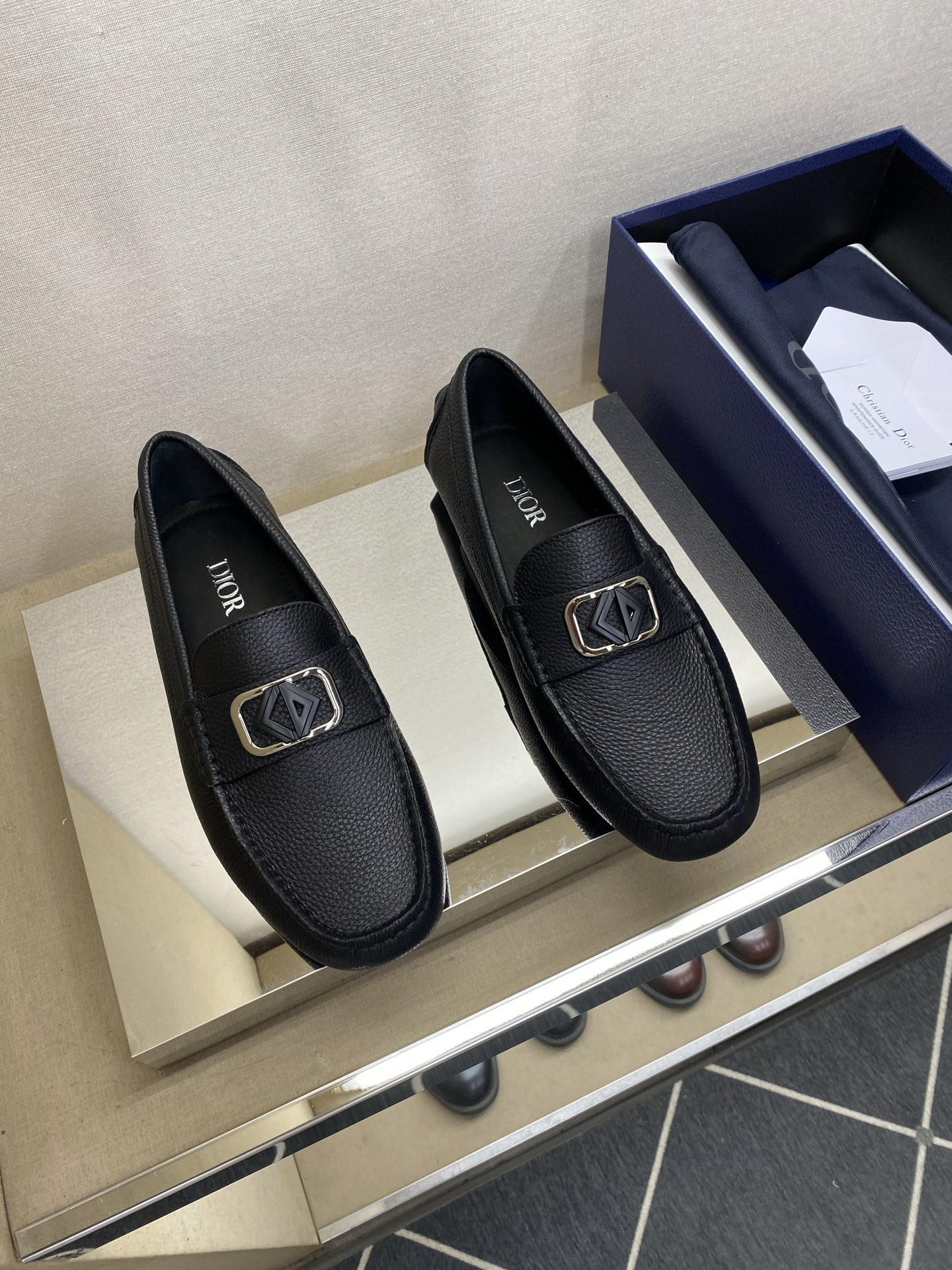 ⚠️【Dio*】⚠️驾车鞋！(豆豆款）⚠️高品质男士套脚款⚠️正码：39一44(5一10）⚠️原版粒面感