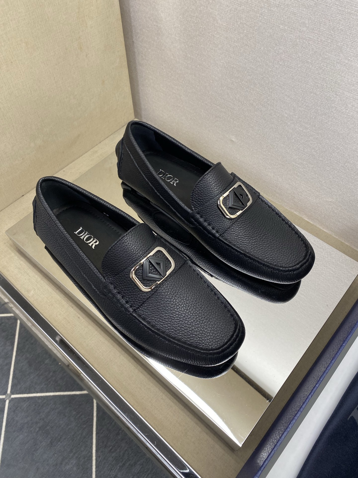 ⚠️【Dio*】⚠️驾车鞋！(豆豆款）⚠️高品质男士套脚款⚠️正码：39一44(5一10）⚠️原版粒面感