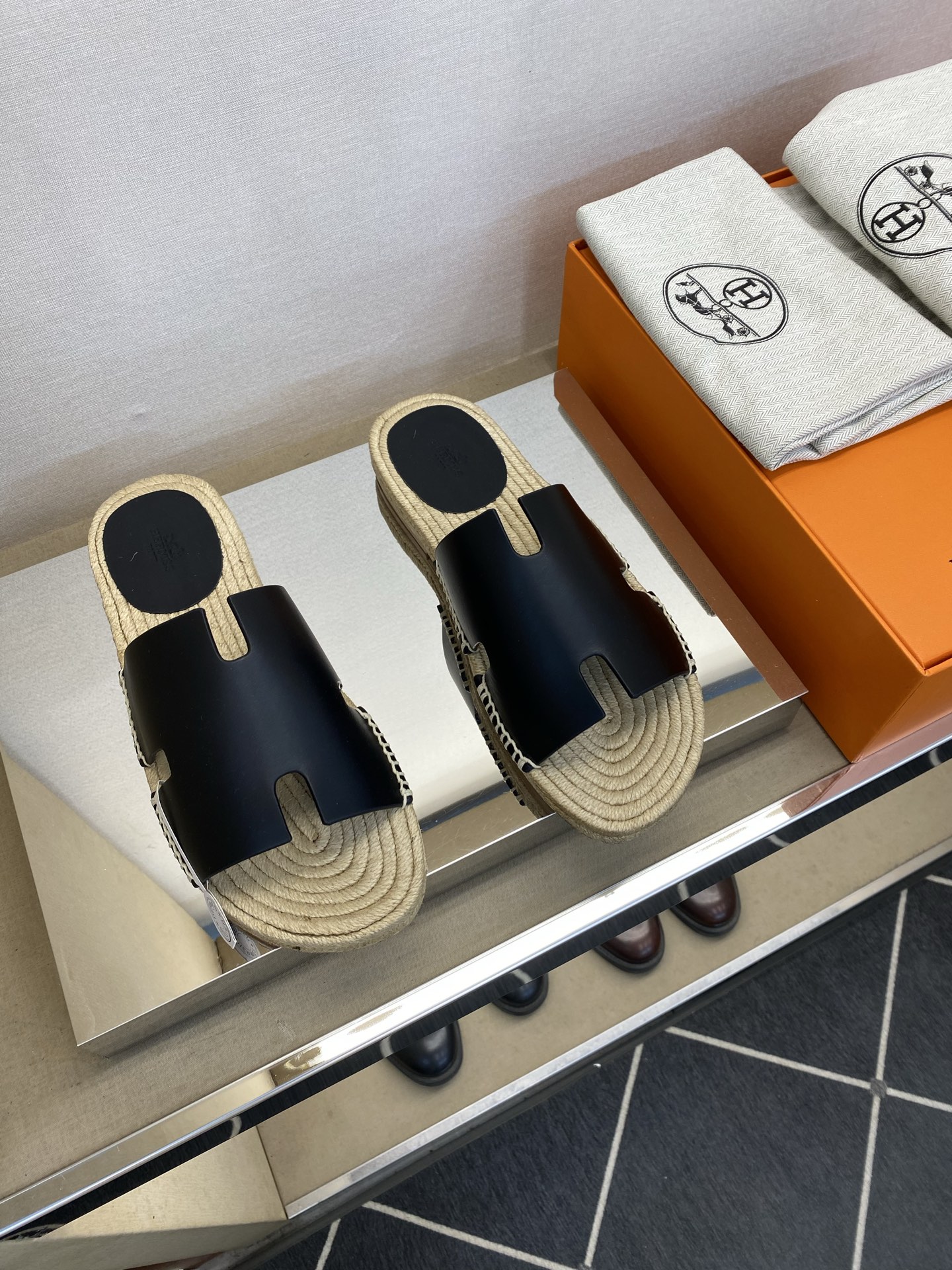 ⚠️【HEM＊】⚠️高品质，顶尖工艺品⚠️男士皮底拖鞋⚠️正码：39 －44，38，45，46订做⚠最新