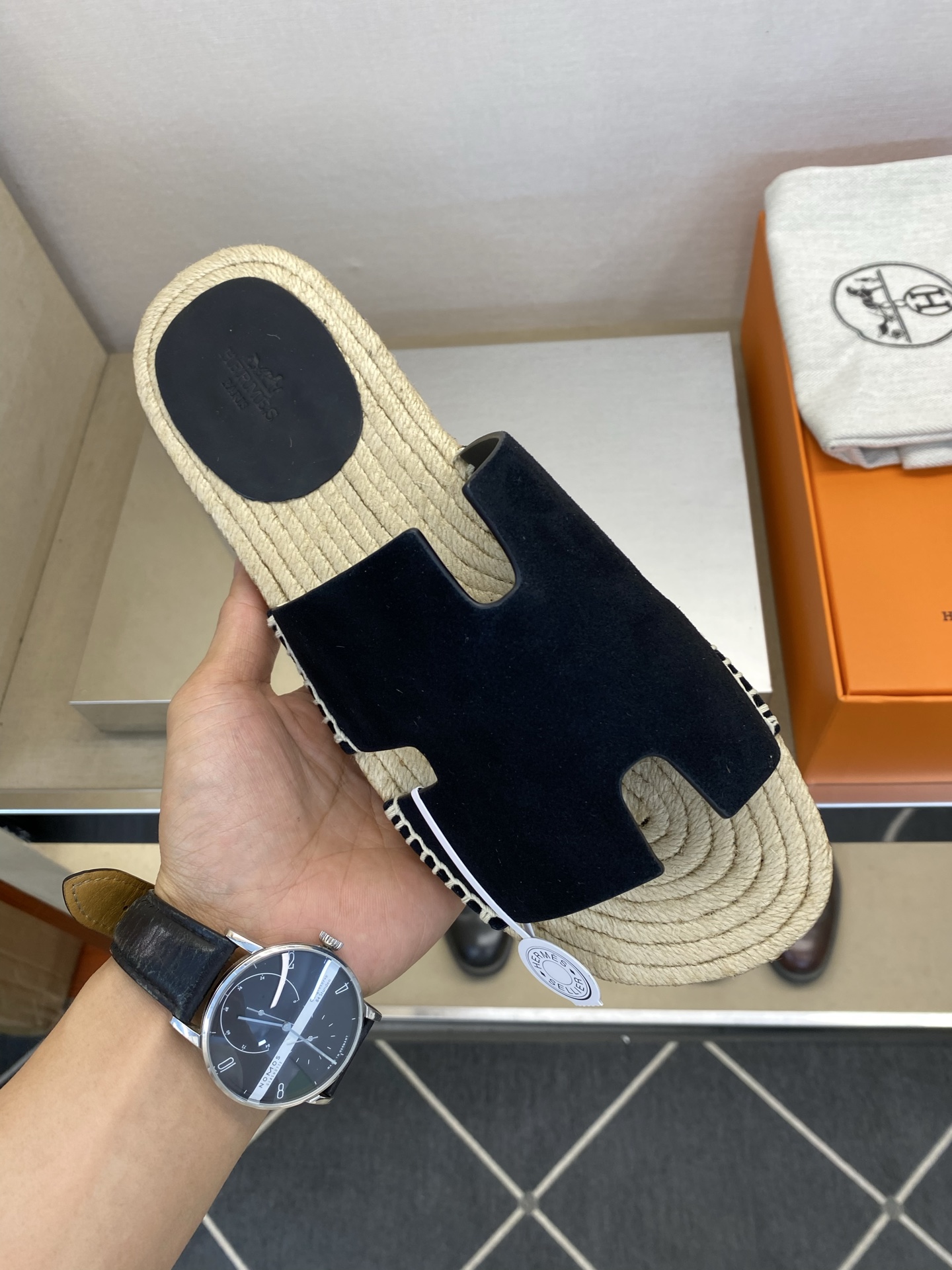 ⚠️【HEM*】⚠️高品质,顶尖工艺品⚠️男士皮底拖鞋⚠️正码:39 -44,38,45,46订做⚠最新 ⚠️【HEM*】⚠️高品质,顶尖工艺品⚠️男士皮底拖鞋⚠️正码:39 -44,38,45,46订做⚠最新