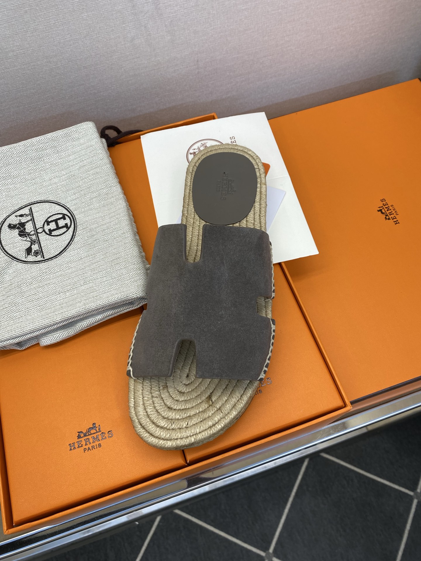 ⚠️【HEM*】⚠️高品质,顶尖工艺品⚠️男士皮底拖鞋⚠️正码:39 -44,38,45,46订做⚠最新 ⚠️【HEM*】⚠️高品质,顶尖工艺品⚠️男士皮底拖鞋⚠️正码:39 -44,38,45,46订做⚠最新