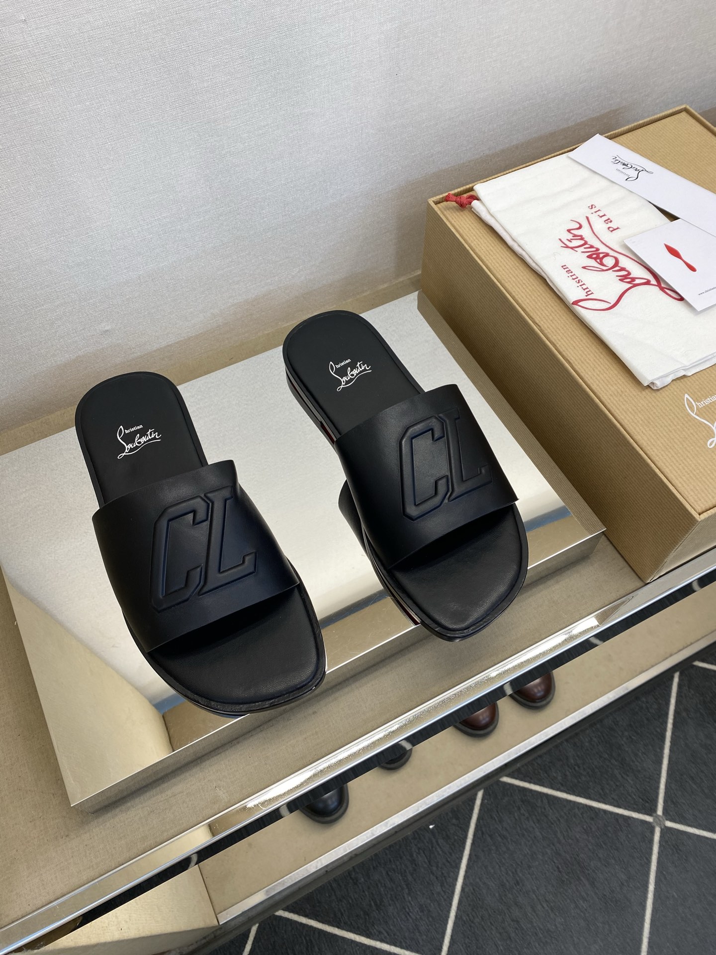 ⚠️【C L】⚠️路铂廷红底鞋⚠️男士皮底拖鞋⚠️正码：39 －44，38，45，46订做⚠最新经典红底