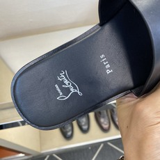 ⚠️【C L】⚠️路铂廷红底鞋⚠️男士皮底拖鞋⚠️正码:39 -44,38,45,46订做⚠最新经典红底 ⚠️【C L】⚠️路铂廷红底鞋⚠️男士皮底拖鞋⚠️正码:39 -44,38,45,46订做⚠最新经典红底