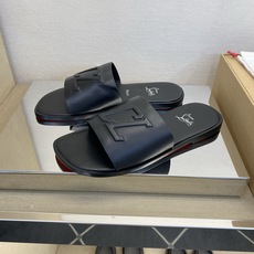 ⚠️【C L】⚠️路铂廷红底鞋⚠️男士皮底拖鞋⚠️正码:39 -44,38,45,46订做⚠最新经典红底 ⚠️【C L】⚠️路铂廷红底鞋⚠️男士皮底拖鞋⚠️正码:39 -44,38,45,46订做⚠最新经典红底