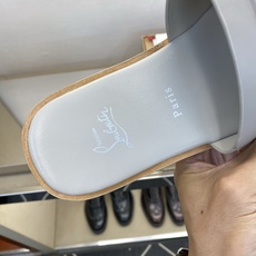 ⚠️【C L】⚠️路铂廷红底鞋⚠️男士皮底拖鞋⚠️正码:39 -44,38,45,46订做⚠最新经典红底 ⚠️【C L】⚠️路铂廷红底鞋⚠️男士皮底拖鞋⚠️正码:39 -44,38,45,46订做⚠最新经典红底