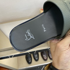 ⚠️【C L】⚠️路铂廷红底鞋⚠️男士皮底拖鞋⚠️正码:39 -44,38,45,46订做⚠最新经典红底 ⚠️【C L】⚠️路铂廷红底鞋⚠️男士皮底拖鞋⚠️正码:39 -44,38,45,46订做⚠最新经典红底