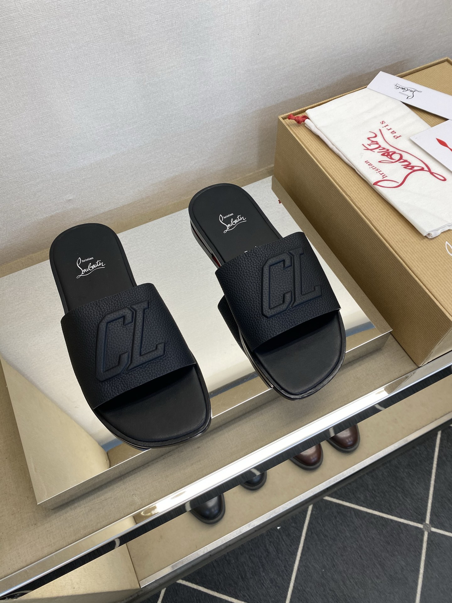 ⚠️【C L】⚠️路铂廷红底鞋⚠️男士皮底拖鞋⚠️正码：39 －44，38，45，46订做⚠最新经典红底
