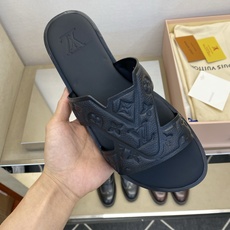 ⚠️【L *V】⚠️高品质,顶尖工艺品⚠️男士皮底拖鞋⚠️正码:38 -45,46,47,订做⚠最新经典 ⚠️【L *V】⚠️高品质,顶尖工艺品⚠️男士皮底拖鞋⚠️正码:38 -45,46,47,订做⚠最新经典