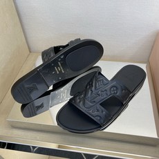 ⚠️【L *V】⚠️高品质,顶尖工艺品⚠️男士皮底拖鞋⚠️正码:38 -45,46,47,订做⚠最新经典 ⚠️【L *V】⚠️高品质,顶尖工艺品⚠️男士皮底拖鞋⚠️正码:38 -45,46,47,订做⚠最新经典
