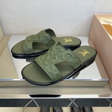 ⚠️【L *V】⚠️高品质,顶尖工艺品⚠️男士皮底拖鞋⚠️正码:38 -45,46,47,订做⚠最新经典 ⚠️【L *V】⚠️高品质,顶尖工艺品⚠️男士皮底拖鞋⚠️正码:38 -45,46,47,订做⚠最新经典
