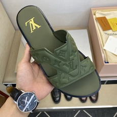 ⚠️【L *V】⚠️高品质,顶尖工艺品⚠️男士皮底拖鞋⚠️正码:38 -45,46,47,订做⚠最新经典 ⚠️【L *V】⚠️高品质,顶尖工艺品⚠️男士皮底拖鞋⚠️正码:38 -45,46,47,订做⚠最新经典