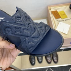 ⚠️【L *V】⚠️高品质,顶尖工艺品⚠️男士皮底拖鞋⚠️正码:38 -45,46,47,订做⚠最新经典 ⚠️【L *V】⚠️高品质,顶尖工艺品⚠️男士皮底拖鞋⚠️正码:38 -45,46,47,订做⚠最新经典