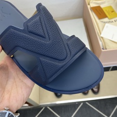 ⚠️【L *V】⚠️高品质,顶尖工艺品⚠️男士皮底拖鞋⚠️正码:38 -45,46,47,订做⚠最新经典 ⚠️【L *V】⚠️高品质,顶尖工艺品⚠️男士皮底拖鞋⚠️正码:38 -45,46,47,订做⚠最新经典