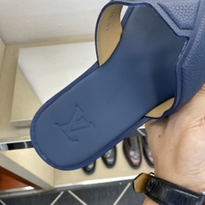 ⚠️【L *V】⚠️高品质,顶尖工艺品⚠️男士皮底拖鞋⚠️正码:38 -45,46,47,订做⚠最新经典 ⚠️【L *V】⚠️高品质,顶尖工艺品⚠️男士皮底拖鞋⚠️正码:38 -45,46,47,订做⚠最新经典