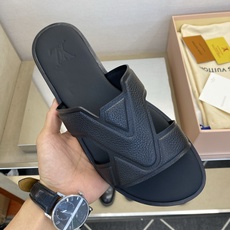 ⚠️【L *V】⚠️高品质,顶尖工艺品⚠️男士皮底拖鞋⚠️正码:38 -45,46,47,订做⚠最新经典 ⚠️【L *V】⚠️高品质,顶尖工艺品⚠️男士皮底拖鞋⚠️正码:38 -45,46,47,订做⚠最新经典
